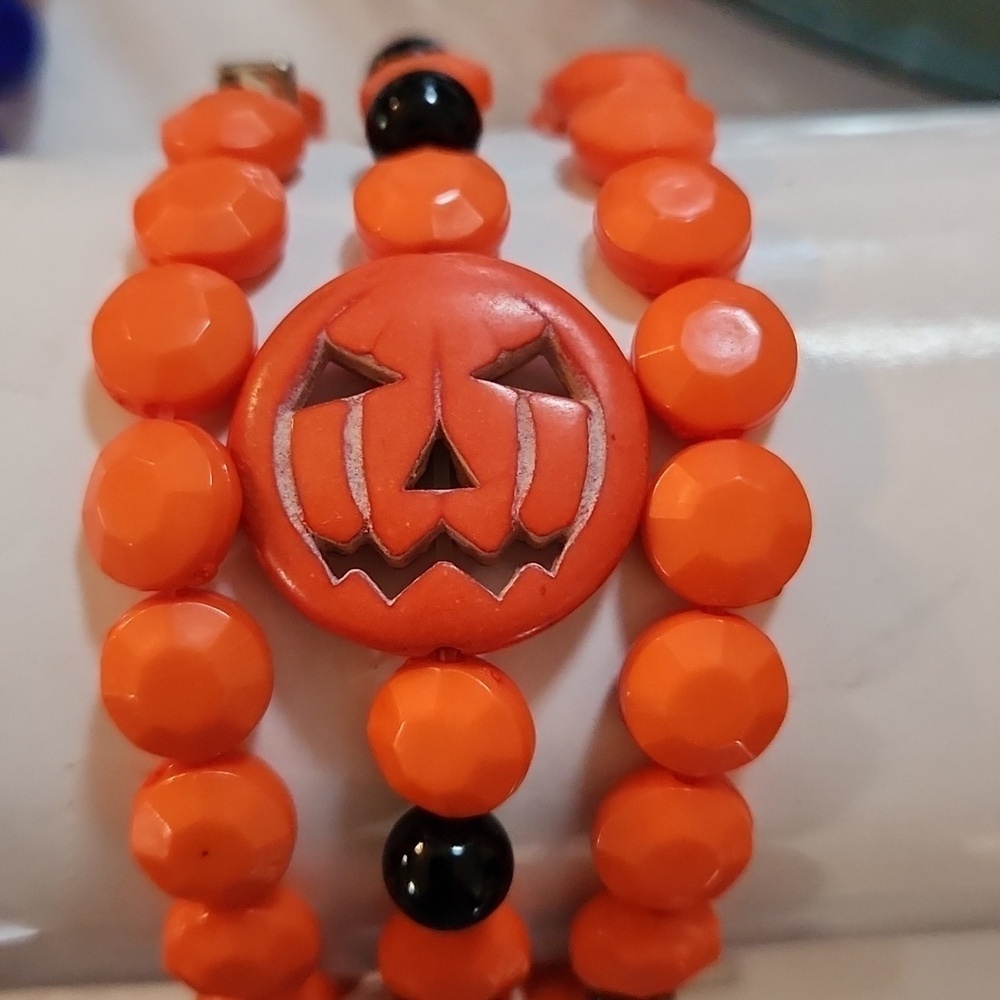 Hand Crafted Jack-O- Lantern Stretch Bracelets Black Orange Charm Halloween